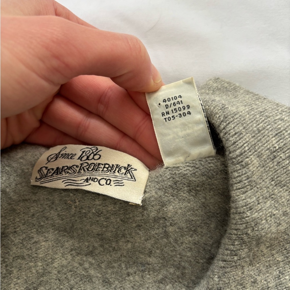70s True Vintage 100% Lambswool Sears Roebuck and Co Light Gray Collared Sweater - Picture 4 of 12